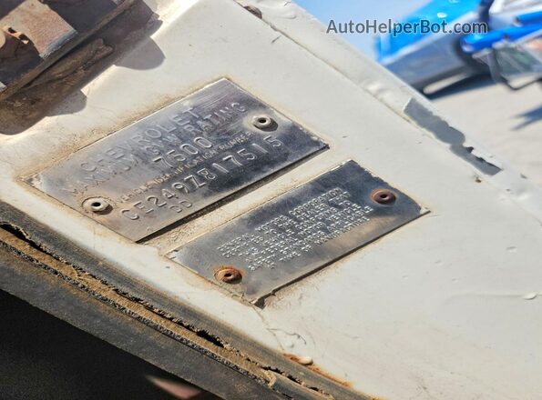CE249Z817515 1969 CHEVROLET PICK White Շարժիչի բաժամունքի տեսք