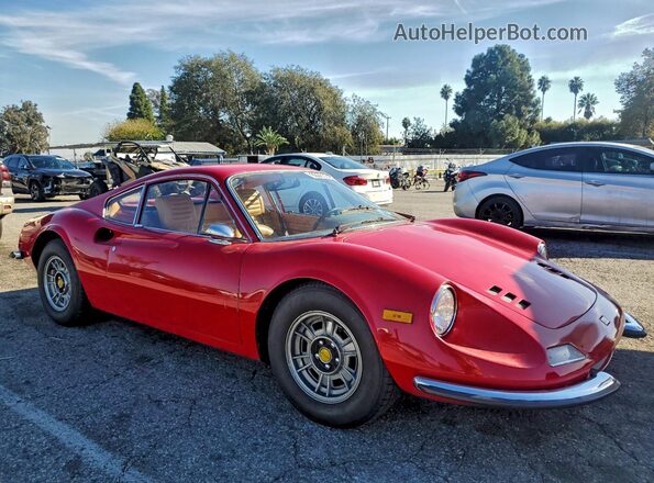 D1N0246GT01332 1970 FERRARI DINO Красный Передняя правая четверть