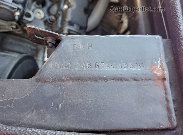 D1N0246GT01332 1970 FERRARI DINO Красный Вид подкапотного пространства