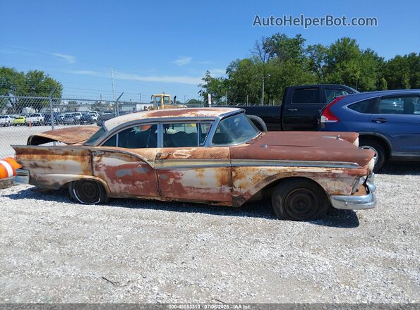 D7K127218 1970 FORD 4 DOOR SEDAN Brown უკანა სალონის ხედი