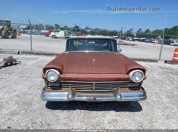 D7K127218 1970 FORD 4 DOOR SEDAN Brown ხელსაწყოთა პანელის ხედი