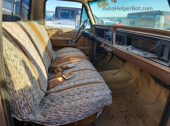 F25HRR41663 1973 FORD F250 White Widok tylnych siedzeń