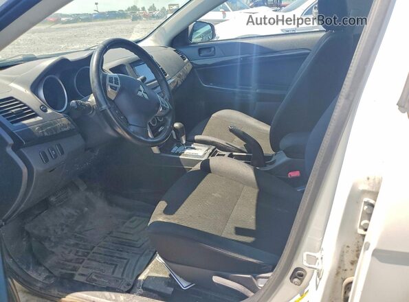 JA32U2FU7HU601086 2017 MITSUBISHI LANCER White Вид салону спереду