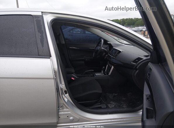 JA32U2FUXGU007168 2016 MITSUBISHI LANCER Серебряный Вид салона спереди
