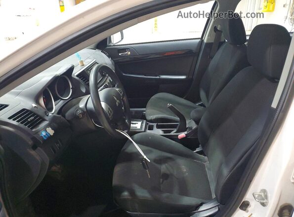 JA32U2FUXHU005227 2017 MITSUBISHI LANCER White Widok wnętrza z przodu