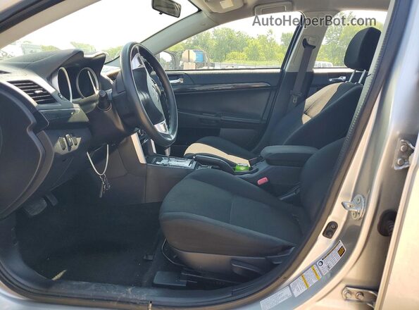 JA32V2FW5GU003642 2016 MITSUBISHI LANCER Silver Widok wnętrza z przodu