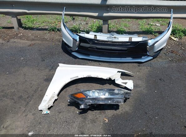 JA4AD2A30HZ024586 2017 MITSUBISHI OUTLANDER Белый Вид щитка приборов