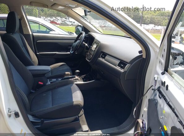 JA4AD2A30HZ024586 2017 MITSUBISHI OUTLANDER Белый Вид салона спереди