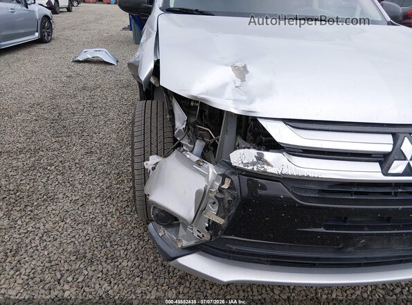 JA4AD2A30JZ004571 2018 MITSUBISHI OUTLANDER Серебряный Вид спереди