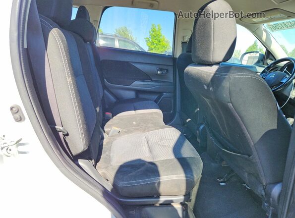 JA4AD2A31GZ009903 2016 MITSUBISHI OUTLANDER White უკანა სალონის ხედი