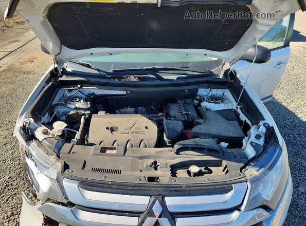 JA4AD2A31GZ009903 2016 MITSUBISHI OUTLANDER White ძრავის განყოფილების ხედი
