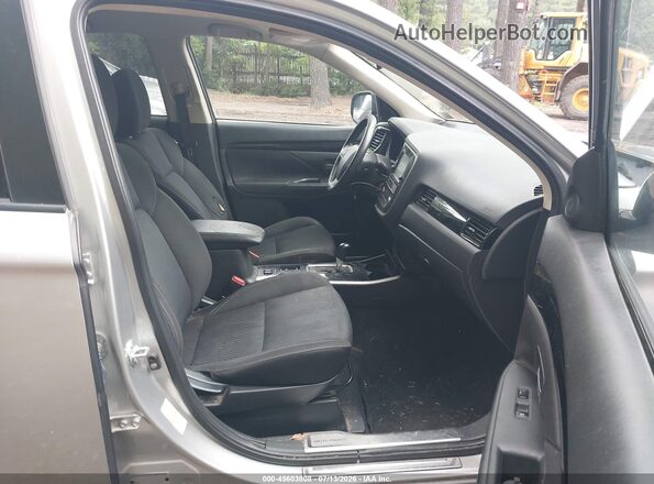 JA4AD2A37KZ011759 2019 MITSUBISHI OUTLANDER Silver Вид салону спереду
