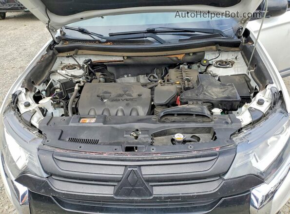 JA4AD2A3XGZ000133 2016 MITSUBISHI OUTLANDER White Vista del compartimento del motor