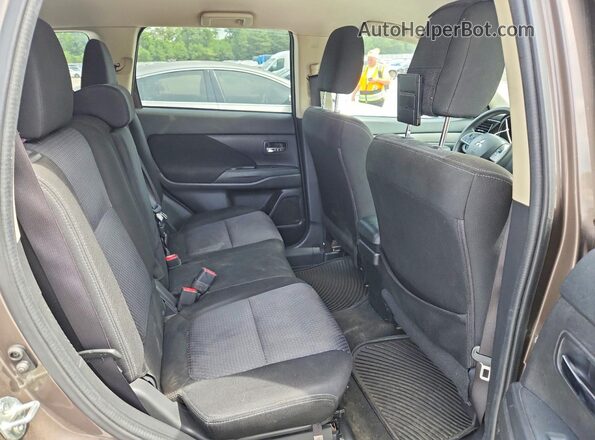 JA4AD2A3XJZ033432 2018 MITSUBISHI OUTLANDER Brown Vista interior trasera