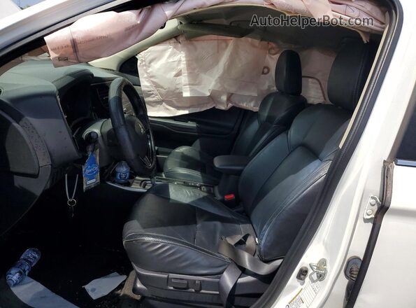 JA4AD3A32KZ036316 2019 MITSUBISHI OUTLANDER White Front interior view