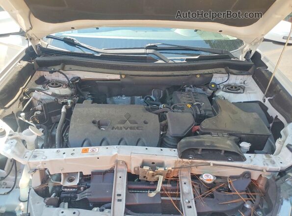 JA4AD3A33HZ024006 2017 MITSUBISHI OUTLANDER White ძრავის განყოფილების ხედი