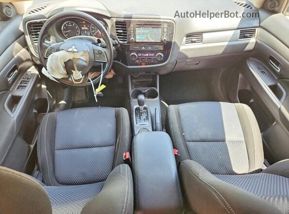 JA4AD3A35GZ024944 2016 MITSUBISHI OUTLANDER White Widok deski rozdzielczej