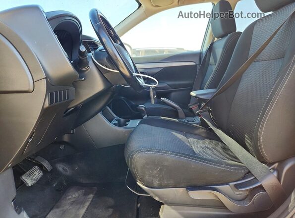 JA4AD3A35GZ053585 2016 MITSUBISHI OUTLANDER Silver Widok wnętrza z przodu