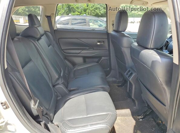 JA4AD3A35LZ025442 2020 MITSUBISHI OUTLANDER Silver Widok wnętrza z tyłu