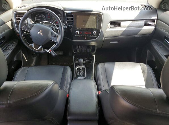 JA4AD3A35LZ025442 2020 MITSUBISHI OUTLANDER Silver Widok deski rozdzielczej