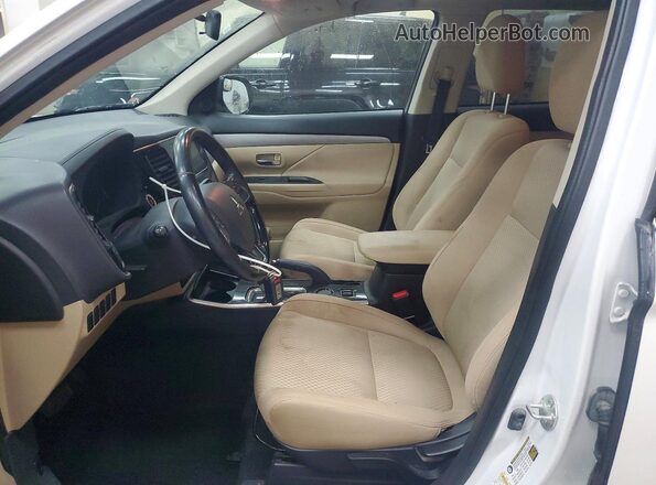 JA4AD3A37HZ005491 2017 MITSUBISHI OUTLANDER White Front interior view