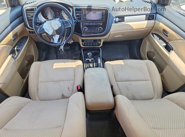 JA4AD3A37JZ048668 2018 MITSUBISHI OUTLANDER Белый Вид панели приборов