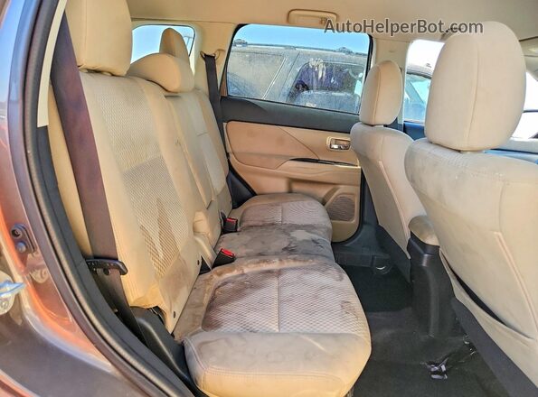 JA4AD3A38GZ013372 2016 MITSUBISHI OUTLANDER Gray Widok wnętrza z tyłu