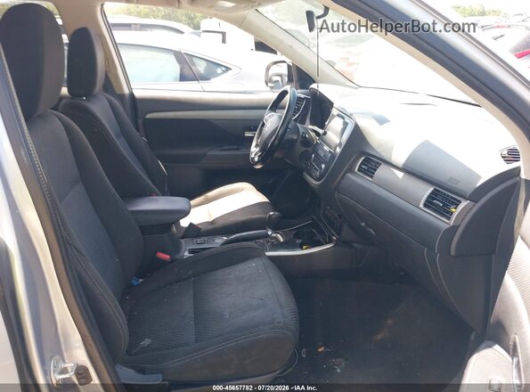 JA4AD3A39HZ000261 2017 MITSUBISHI OUTLANDER Silver Front interior view