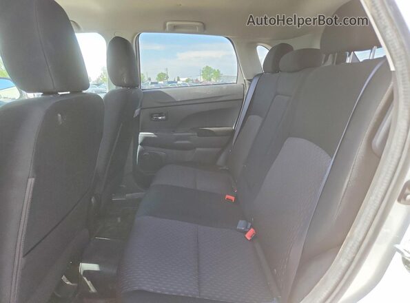JA4AJ4AW3HZ604168 2017 MITSUBISHI RVR White Սալոնի հետևի տեսք