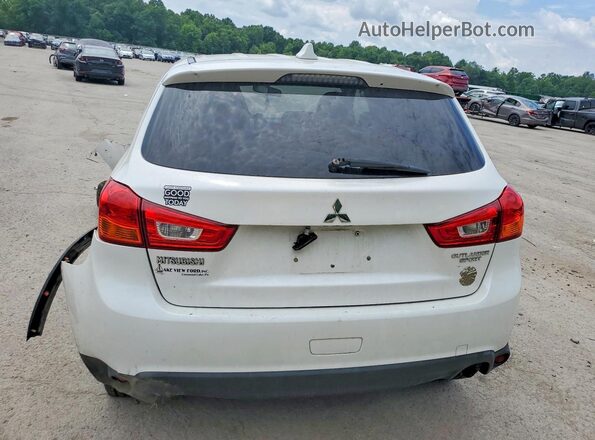 JA4AP3AU0HZ001315 2017 MITSUBISHI OUTLANDER White უკანა ხედი