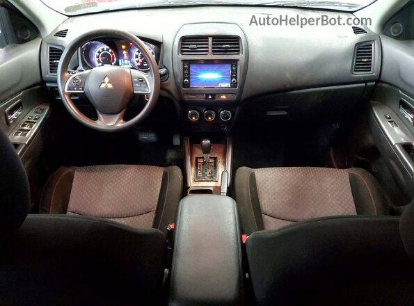 JA4AP3AU0JZ014717 2018 MITSUBISHI OUTLANDER White Առջևի վահանակի տեսք