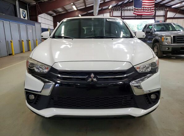 JA4AP3AU0JZ014717 2018 MITSUBISHI OUTLANDER White Դիմացի տեսք