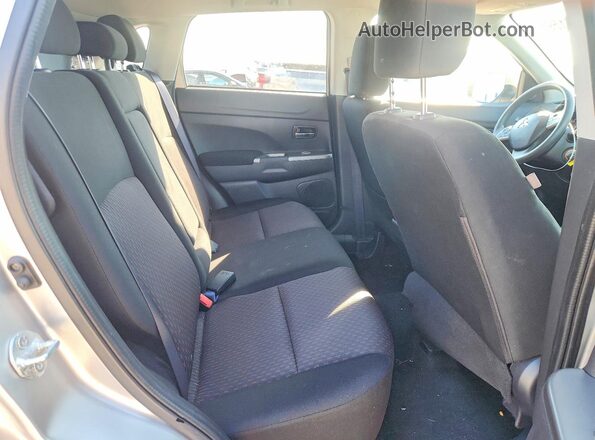 JA4AP3AU0KU007555 2019 MITSUBISHI OUTLANDER Silver Rear interior view