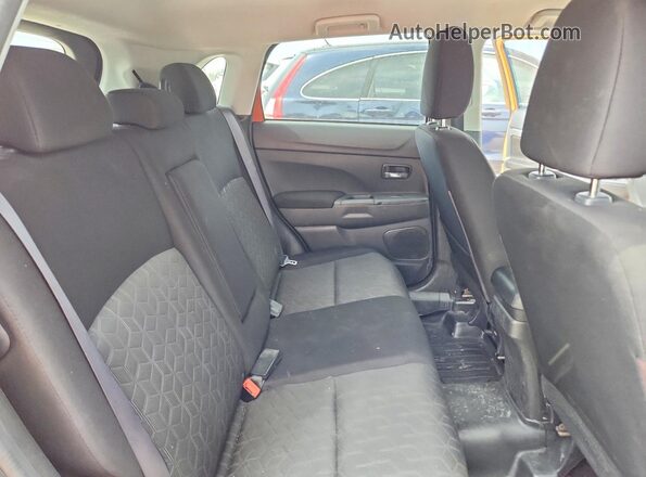 JA4AP3AU0LU009761 2020 MITSUBISHI OUTLANDER Orange Вид задніх сидінь
