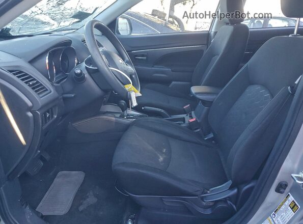 JA4AP3AU0LU015091 2020 MITSUBISHI OUTLANDER Silver Вид салону спереду