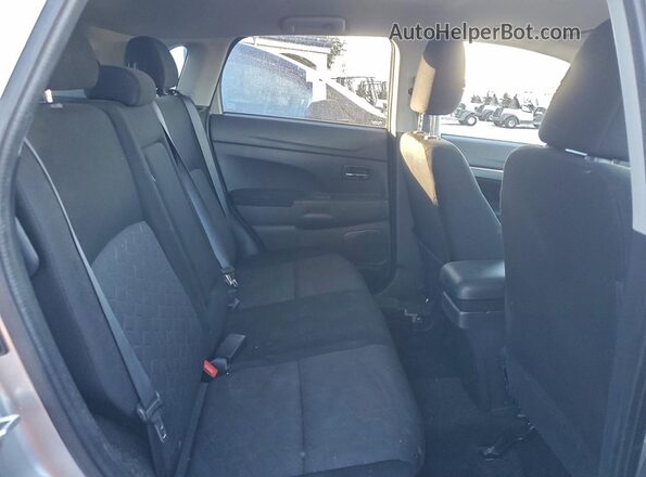 JA4AP3AU0LU015091 2020 MITSUBISHI OUTLANDER Silver Вид задньої частини салону