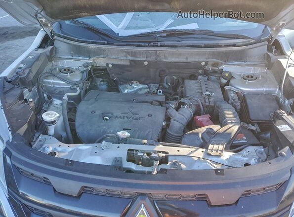 JA4AP3AU0LU015091 2020 MITSUBISHI OUTLANDER Silver Вид підкапотного простору