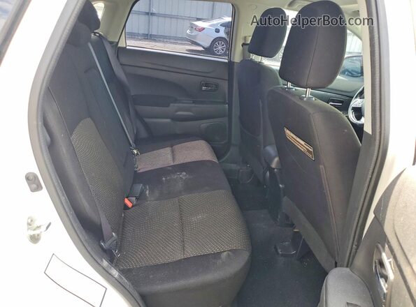 JA4AP3AU2GZ040907 2016 MITSUBISHI OUTLANDER White Rear seats view