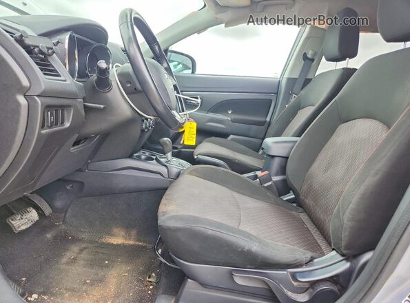 JA4AP3AU2HZ041914 2017 MITSUBISHI OUTLANDER Silver Вид салону спереду