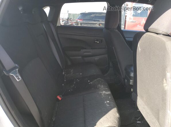 JA4AP3AU2LU025167 2020 MITSUBISHI OUTLANDER White Սալոնի հետևի տեսք