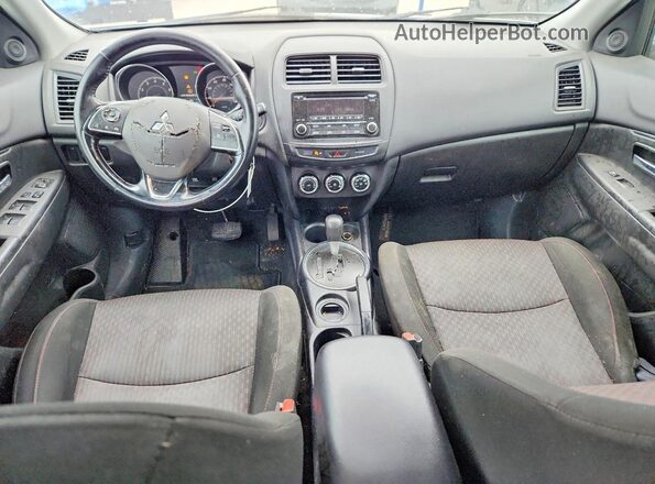 JA4AP3AU7HZ013395 2017 MITSUBISHI OUTLANDER White Widok deski rozdzielczej
