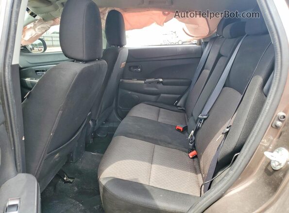 JA4AP3AU7JZ007540 2018 MITSUBISHI OUTLANDER Brown უკანა სავარძლების ხედი