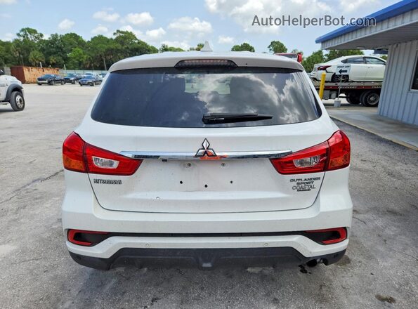 JA4AP3AU8JZ011676 2018 MITSUBISHI OUTLANDER White უკანა ხედი