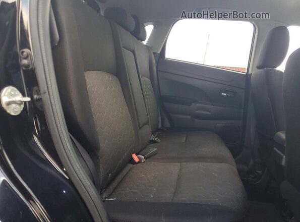 JA4AP3AU8LU016974 2020 MITSUBISHI OUTLANDER Black უკანა სალონის ხედი