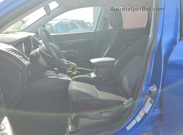JA4AP3AU9JU007116 2018 MITSUBISHI OUTLANDER Blue Widok wnętrza z przodu
