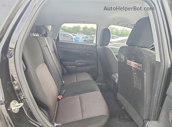 JA4AP3AUXHZ041675 2017 MITSUBISHI OUTLANDER Black Rear interior view