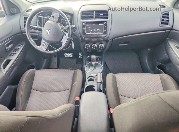 JA4AP3AUXHZ041675 2017 MITSUBISHI OUTLANDER Black Dashboard view