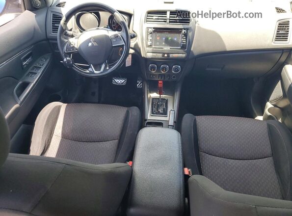 JA4AP3AUXJU014303 2018 MITSUBISHI OUTLANDER Blue Dashboard view