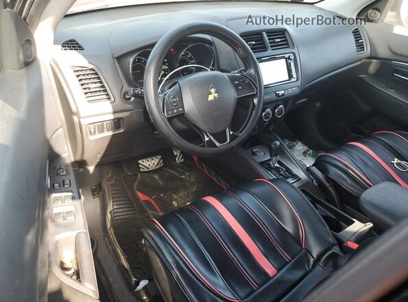 JA4AP3AUXJZ022940 2018 MITSUBISHI OUTLANDER Black Dashboard view