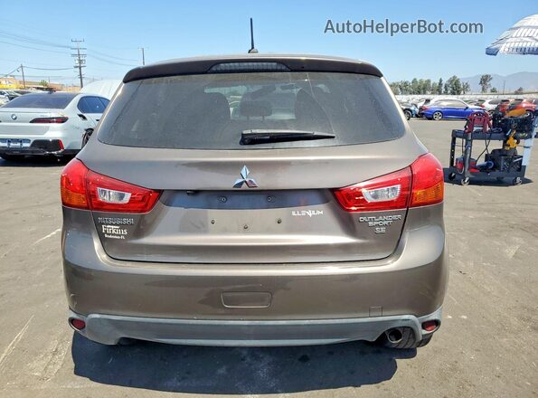 JA4AP3AW2GZ050211 2016 MITSUBISHI OUTLANDER Brown Вид ззаду